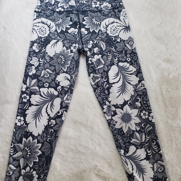 Evolution and Creation Floral Leggings - Picture 2 of 3